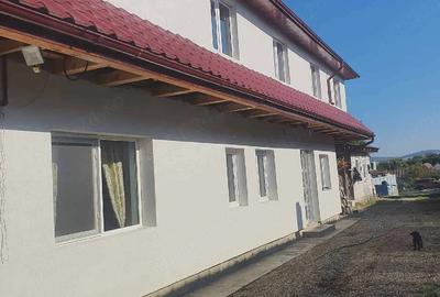 Casă cu 5 camere cu Teren 1000 Mp în Sângeorgiu de Mureș