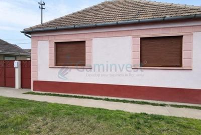 Casă individuală cu 3 camere cu Canalizare în Gepiu