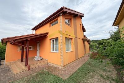 Casă individuală cu 4 camere cu Canalizare în Dumbrăvița - 1