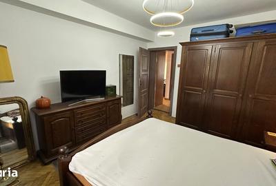 Apartament cu 3 camere în Calea București