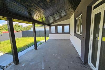 Duplex cu 4 camere cu Canalizare în Parța - 5