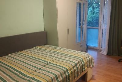 Apartament cu 2 camere semidecomandat, mobilat în Brâncoveanu