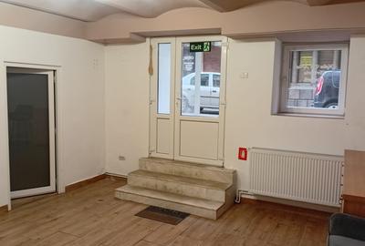 Spațiu comercial, de 80 mp, în Central