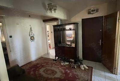 Apartament cu 4 camere decomandat în Ozana