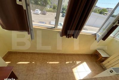 Apartament cu 3 camere decomandat în Micro 9 - 2