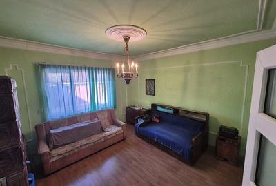 Casă cu 3 camere cu Teren 200 Mp în Decebal - 8