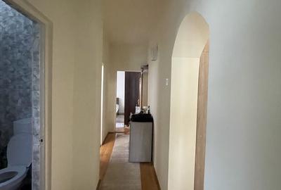 Apartament cu 4 camere în Cetate