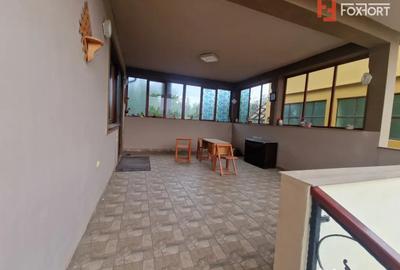 Casă cu 7 camere cu Teren 1500 Mp în Bazoș