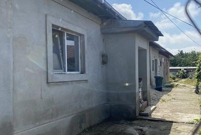 Casă cu 5 camere cu Teren 325 Mp în Central