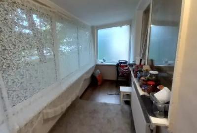 Apartament cu 3 camere decomandat în Săsar