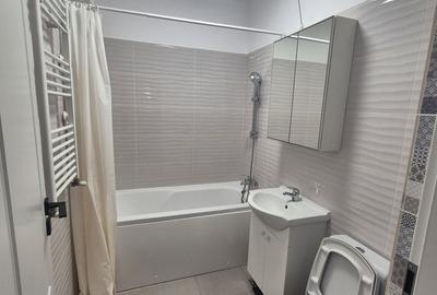 Apartament cu 2 camere în Apărătorii Patriei
