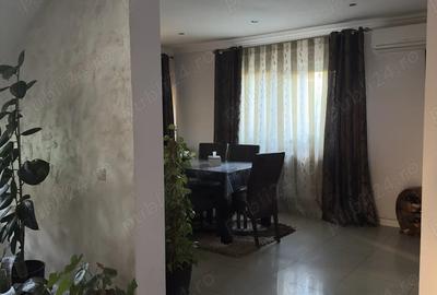 Casă cu 5 camere în Central