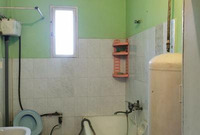 Casă cu 4 camere cu Teren 1978 Mp în Acățari - 1