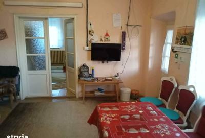 Casă cu 4 camere cu Teren 1407 Mp în Central