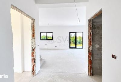 Casă cu 7 camere cu Teren 400 Mp în Corbeanca