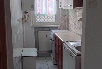 Garsonieră decomandată în Central