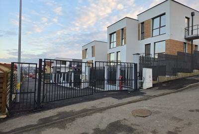 Casă individuală cu 6 camere cu Canalizare în Dâmbul Rotund