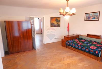 Casă individuală cu 4 camere cu Canalizare în Central - 16