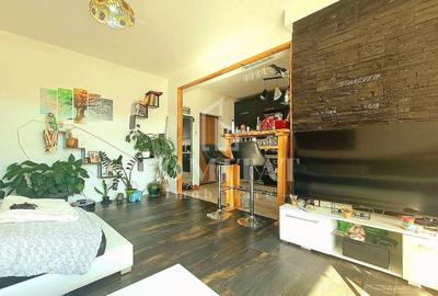 Apartament cu 3 camere semidecomandat, mobilat în Florești
