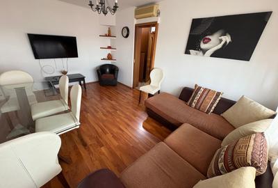 Apartament cu 3 camere semidecomandat în Dorobanți