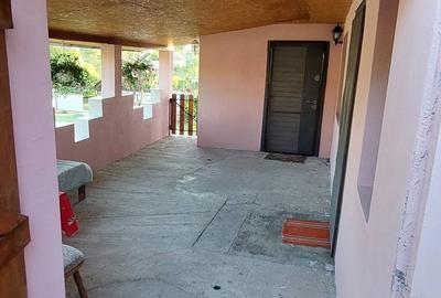 Casă cu 2 camere cu Teren 1400 Mp în Central - 7