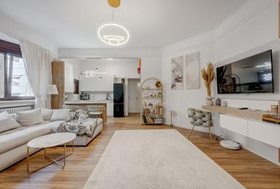 Apartament cu 2 camere semidecomandat, mobilat în Parcul Carol