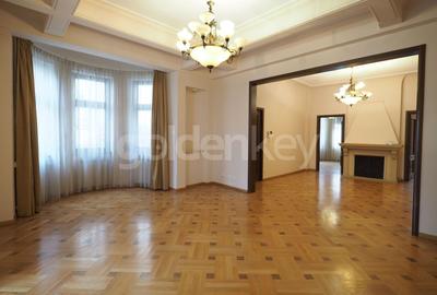 Apartament cu 5 camere semidecomandat în Dorobanți