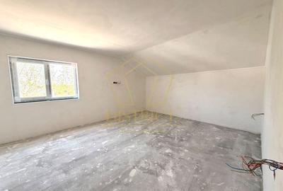 Duplex cu 4 camere cu Canalizare în Moșnița Veche - 4