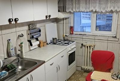 Apartament cu 3 camere decomandat în Craiovei - 4