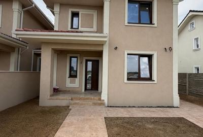 Casă cu 4 camere în Urseni