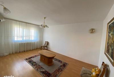 Apartament cu 3 camere în C5 - 10