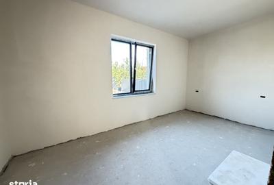 Casă cu 4 camere cu Teren 600 Mp în Central