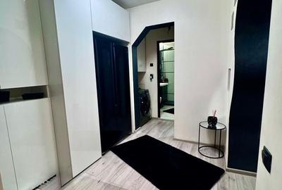 Apartament cu 2 camere decomandat în Uiești