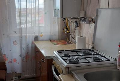 Apartament cu 3 camere semidecomandat în Exterior Vest