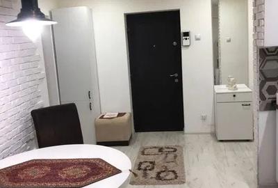 Apartament cu 3 camere decomandat în Nerva Traian