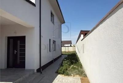 Casă cu 4 camere cu Teren 380 Mp în Moșnița Nouă