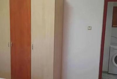 Apartament cu 2 camere decomandat în Micro 20