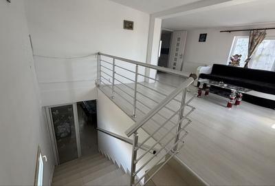 Apartament cu 2 camere decomandat în Uiești - 8
