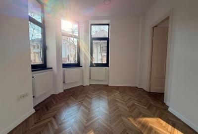 Birou, de 350 mp, în Romană - 2