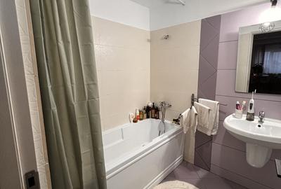 Apartament cu 3 camere decomandat în Exterior Vest