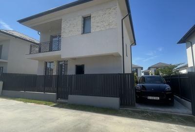 Casă cu 4 camere cu Teren 250 Mp în Central