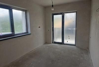 Apartament cu 2 camere decomandat în Smeura