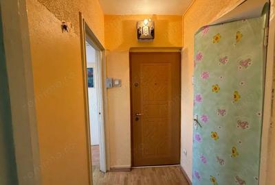 Apartament cu 2 camere semidecomandat în Gojdu
