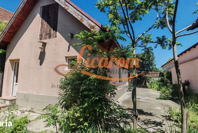 Casă cu 2 camere decomandat cu Teren 178 Mp în Cristian