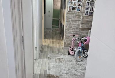 Apartament cu 3 camere decomandat în Progresul