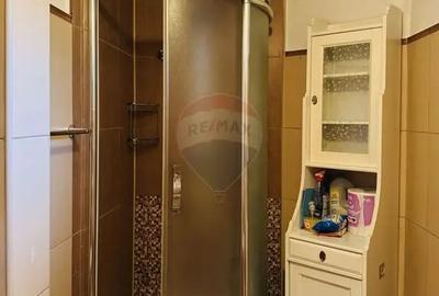 Casă cu 4 camere cu Teren 563 Mp în Central