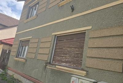 Casă cu 6 camere cu Teren 798 Mp în Botizului - 9