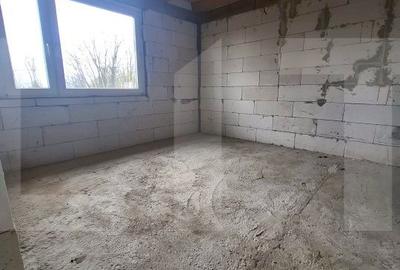Casă cu 2 camere cu Teren 450 Mp în Central - 3