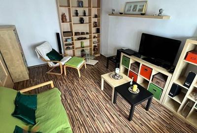 Apartament cu 3 camere decomandat, mobilat în Lujerului