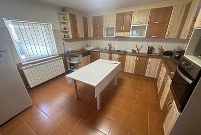 Casă individuală cu 6 camere cu Canalizare în Petrești - 5